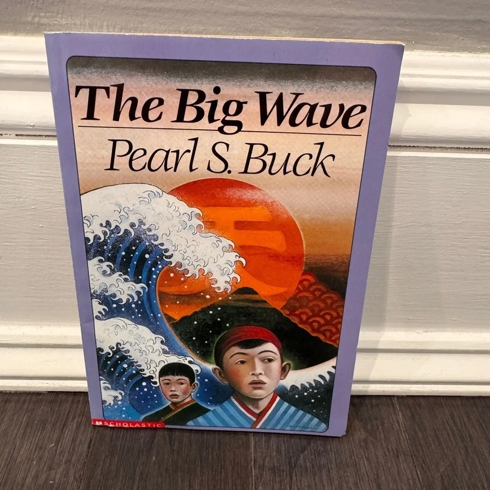 Scholastic The Big Wave Paperback Book About Tsunamis Kids School Book